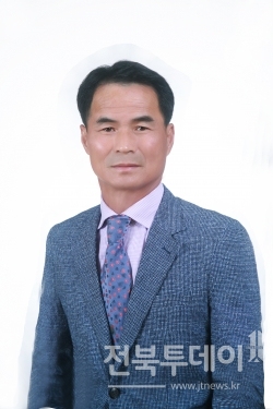 김명갑 의원(나 선거구)