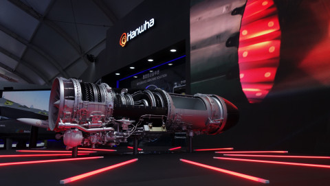 한화에어로스페이스가 ADEX 2023에서  KF21 심장인 F414 엔진을 공개했다